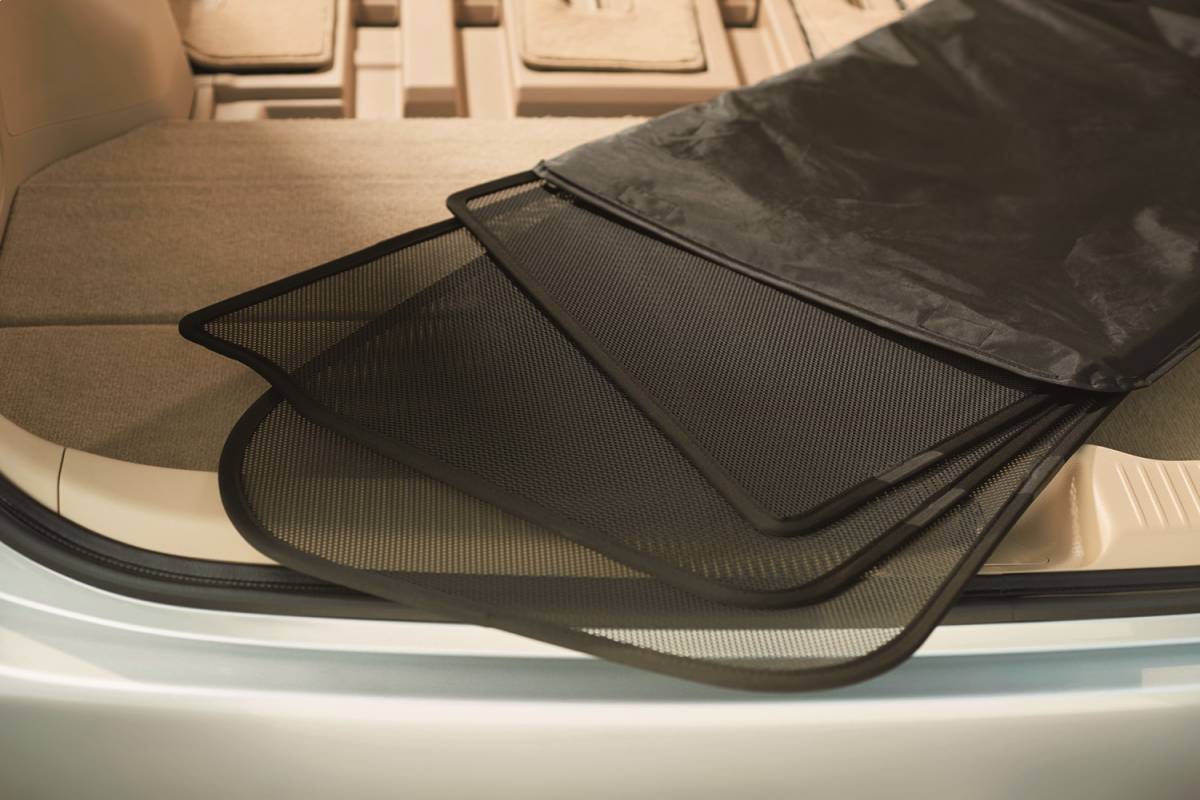 UACS1SB0095 3D Maxpider Soltect Rear Window Shade - 14-18 Forester,